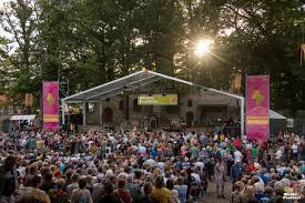 Festival Hertme 2025 – Youssou Ndour et ses danseurs Moussa et Pape Moussa