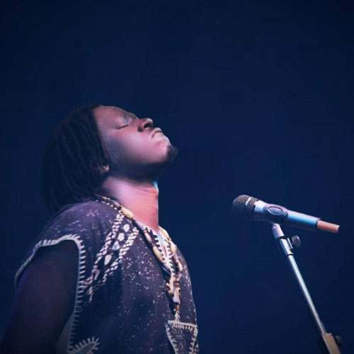 Tarba MBAYE : Quand l’héritage griot rencontre les codes de l’afro-pop moderne