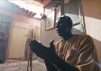 DIP DOUNDOU GUISS – GUDDI YI ÑU TOLLOU