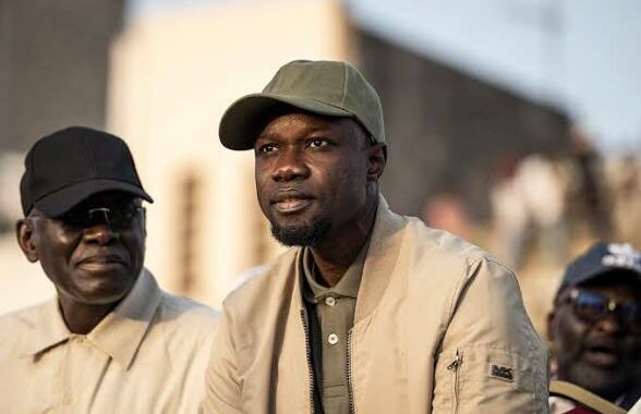 SÉNÉGAL : SONKO À L’ASSEMBLÉE, MADIAMBAL AGITE LE SPECTRE D’UN COUP D’ÉTAT CONSTITUTIONNEL